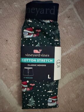 Vineyard Vines Green Holiday Cotton Stretch Classic Boxers with Santa Print